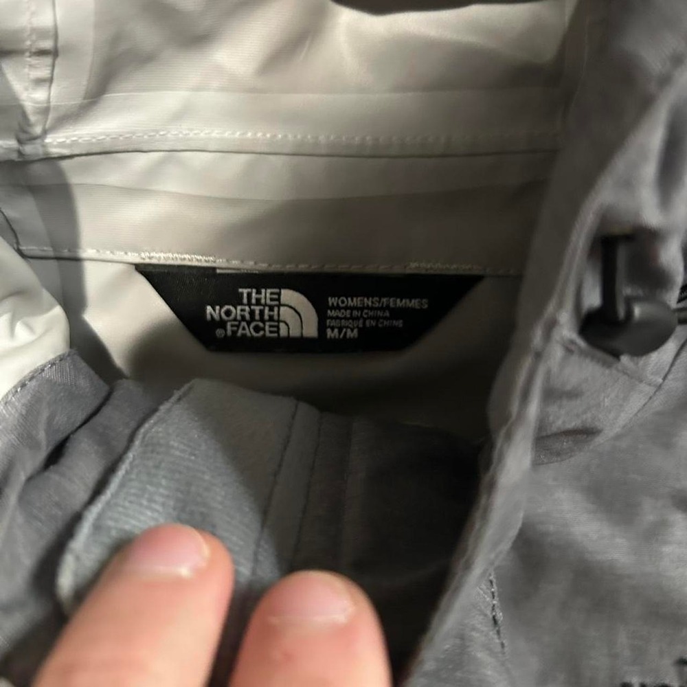 Women's The North Face grey dryvent weatherproof shell hooded jacket Size M - Picture 4 of 6